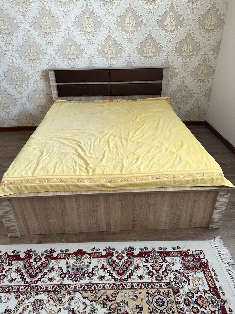Продам шкаф,кровать и рабочий стол