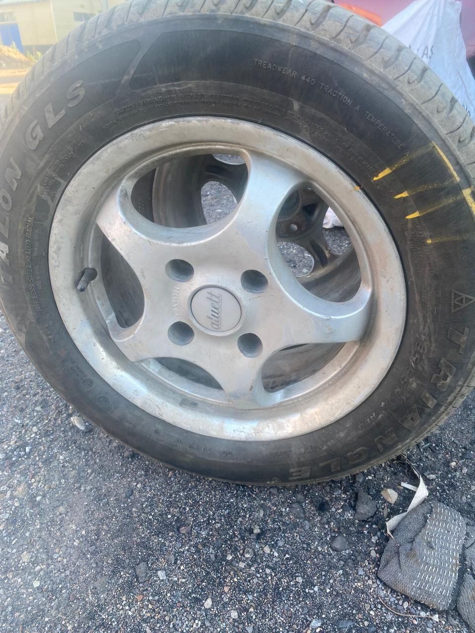 Продам резину 185/65 r14
