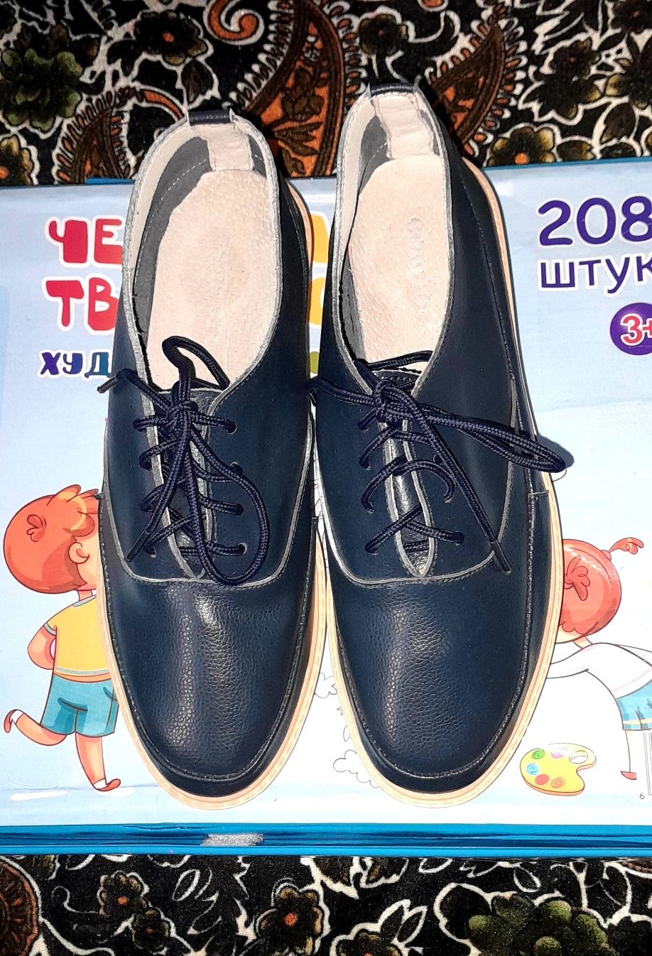 Әйел адамға жеңіл аяқ киім