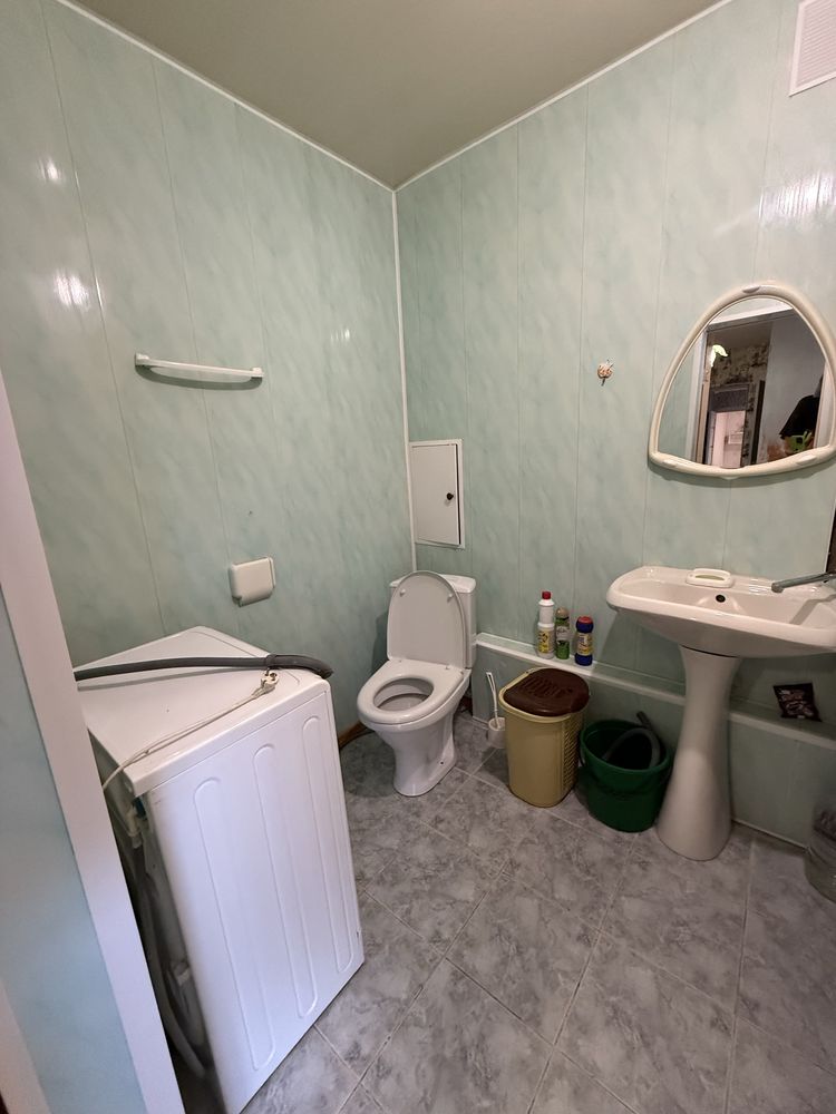 Продам квартиру 2х комнатную , не угловая !