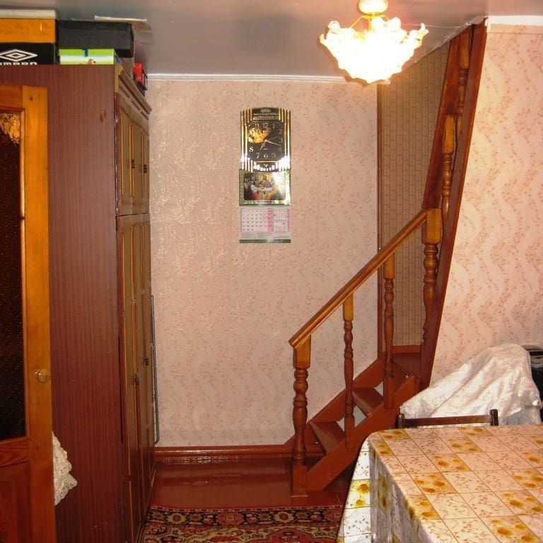 Продам 2-х этажный дом-дачу по дороге в г.Иссык (Есик) 40км от Алматы