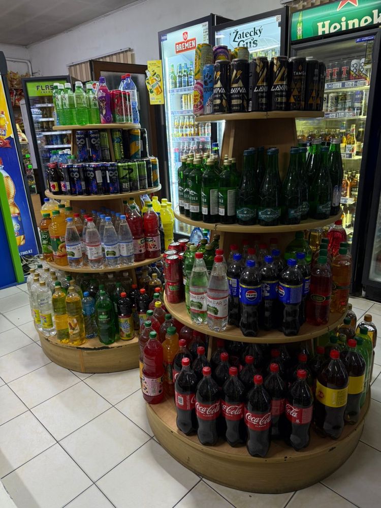 Две полки в отличном состоянии кировск