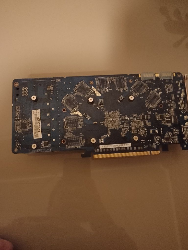 GTS 250 1gb много игр тянет