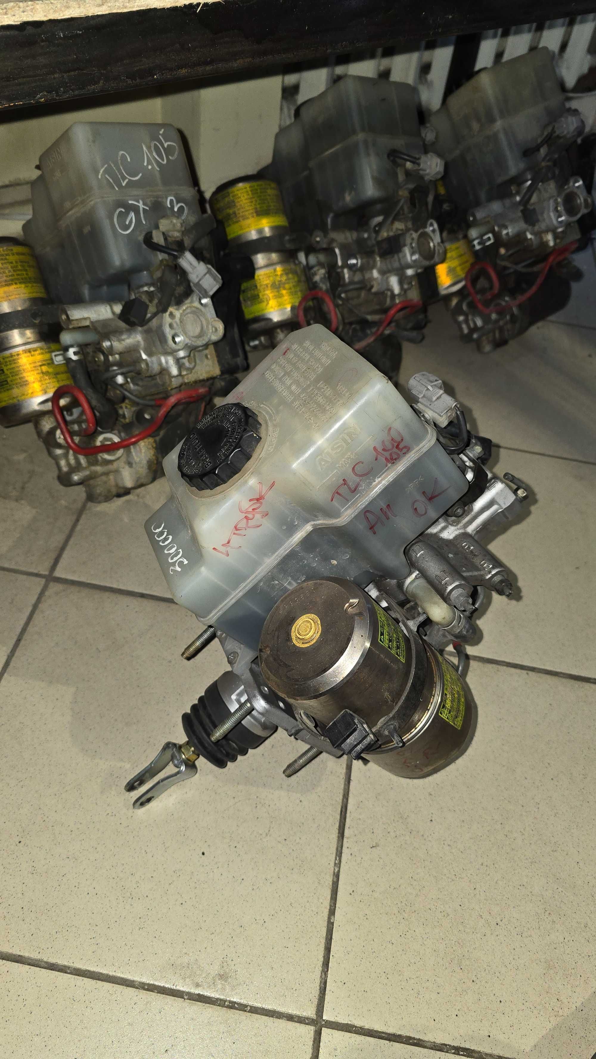ABS в сборе на Toyota Land Cruiser 100GX, 100VX