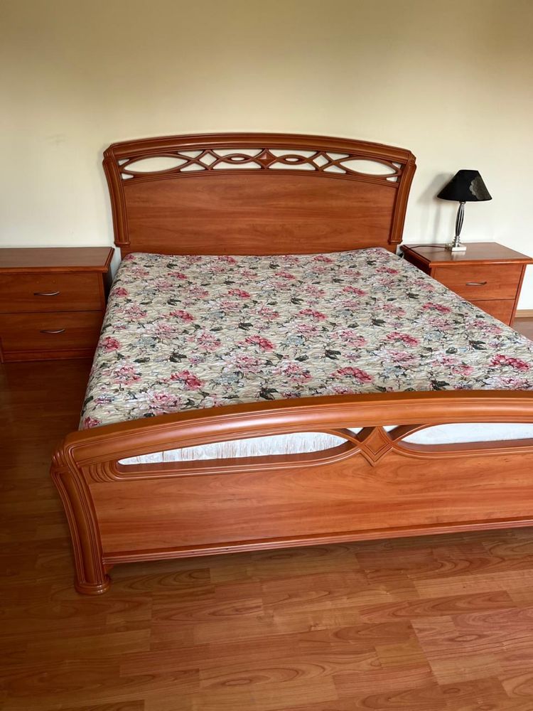 Продам качественный спальный гарнитур