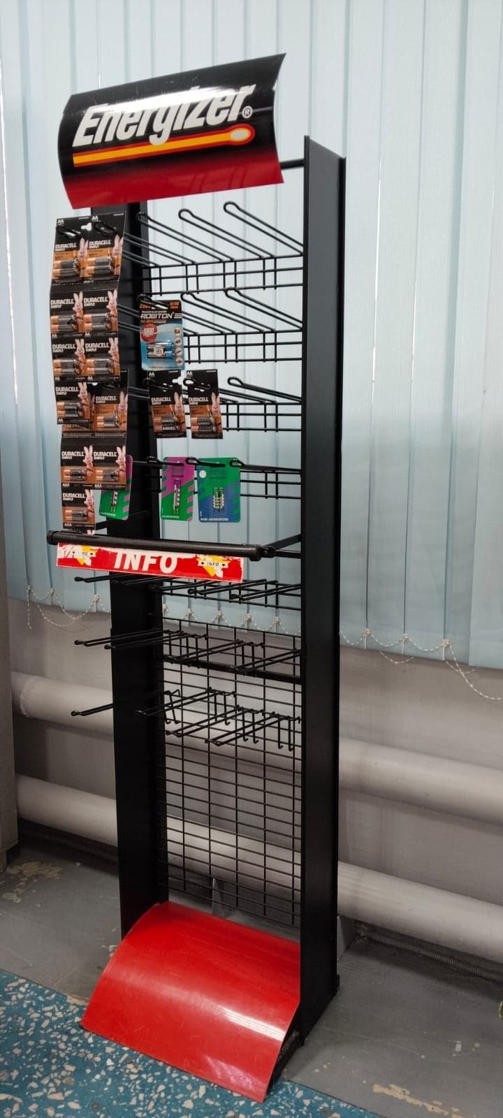 Продам торговое оборудование. Стойка для батареек.