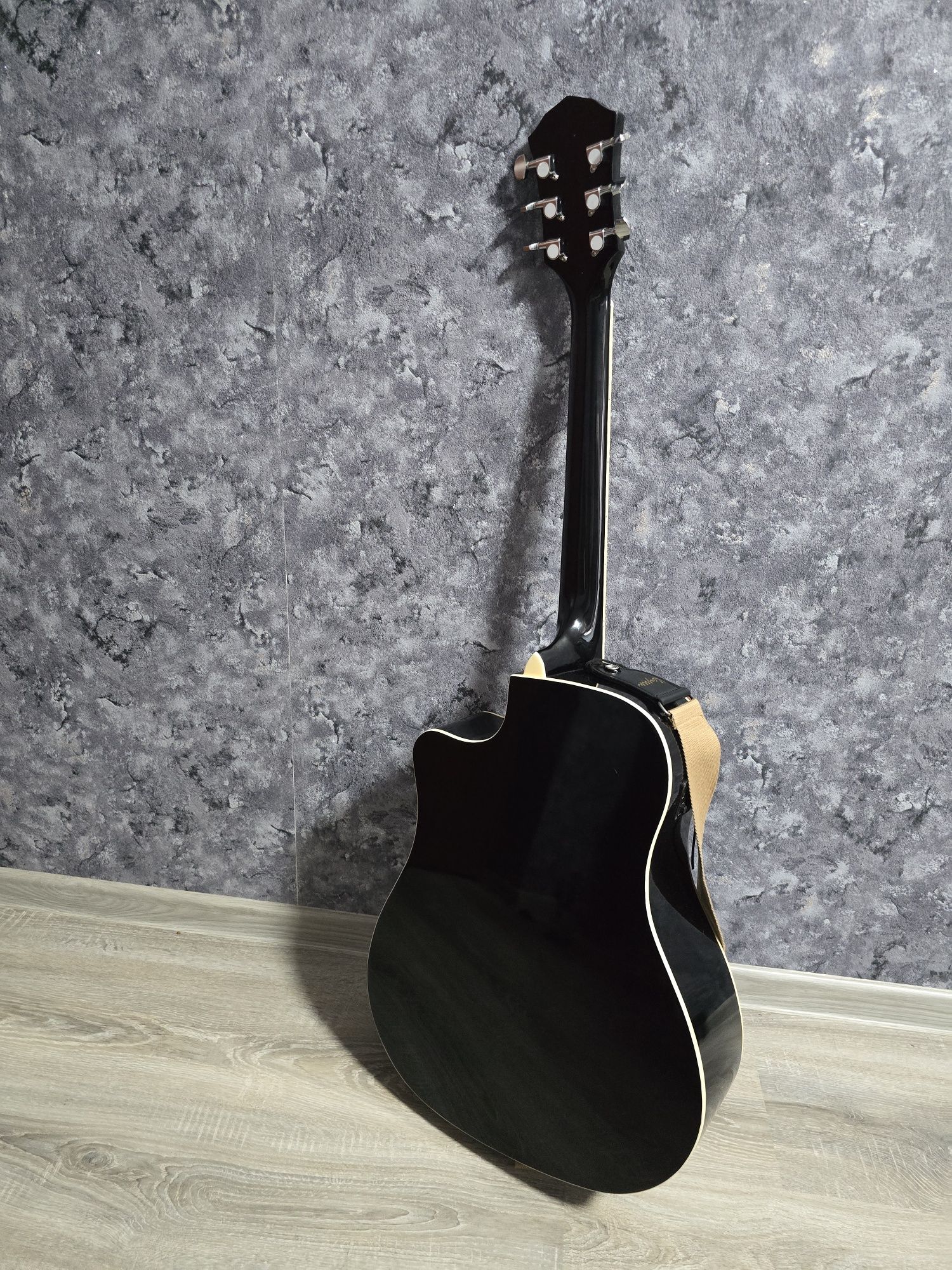 Продам гитару, Fender FA 125CE, черного цвета