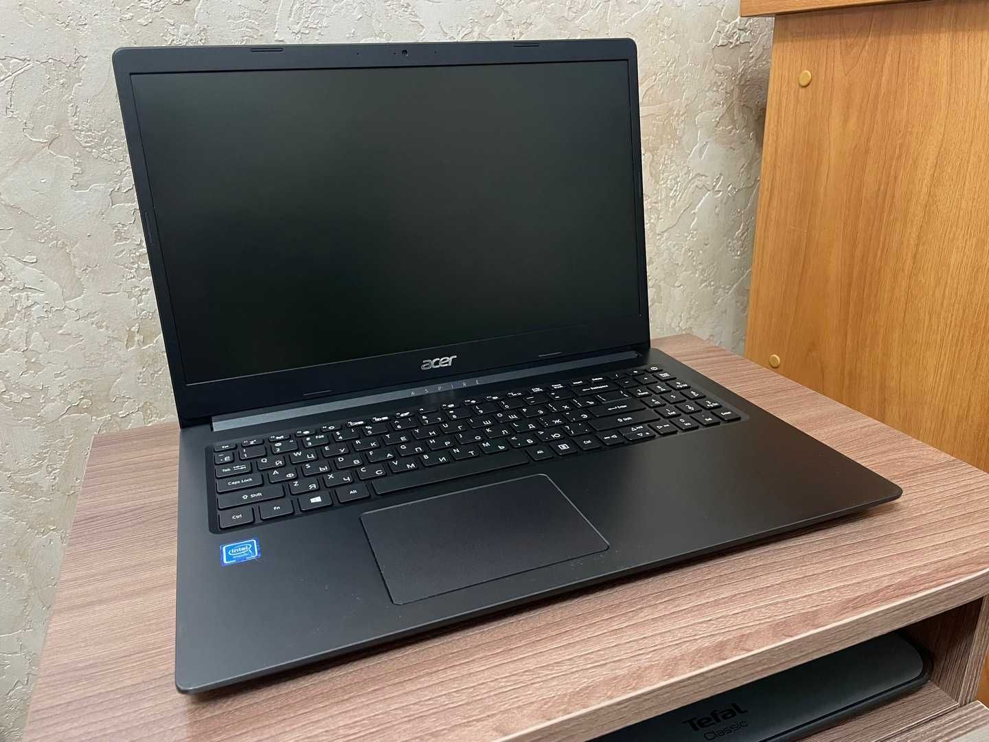 Продам Acer Aspire 3 /Celeron N4020/4Gb Ram/256Gb ssd/Uhd Graphics 60