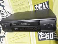 Продам видеомагнитофон Samsung
