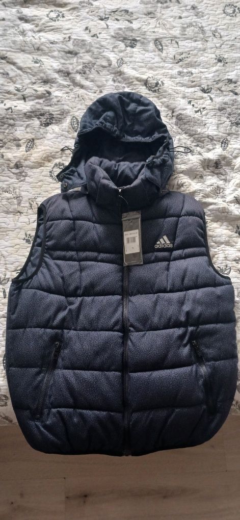 Продам мужскую жилетку фирмы ADIDAS