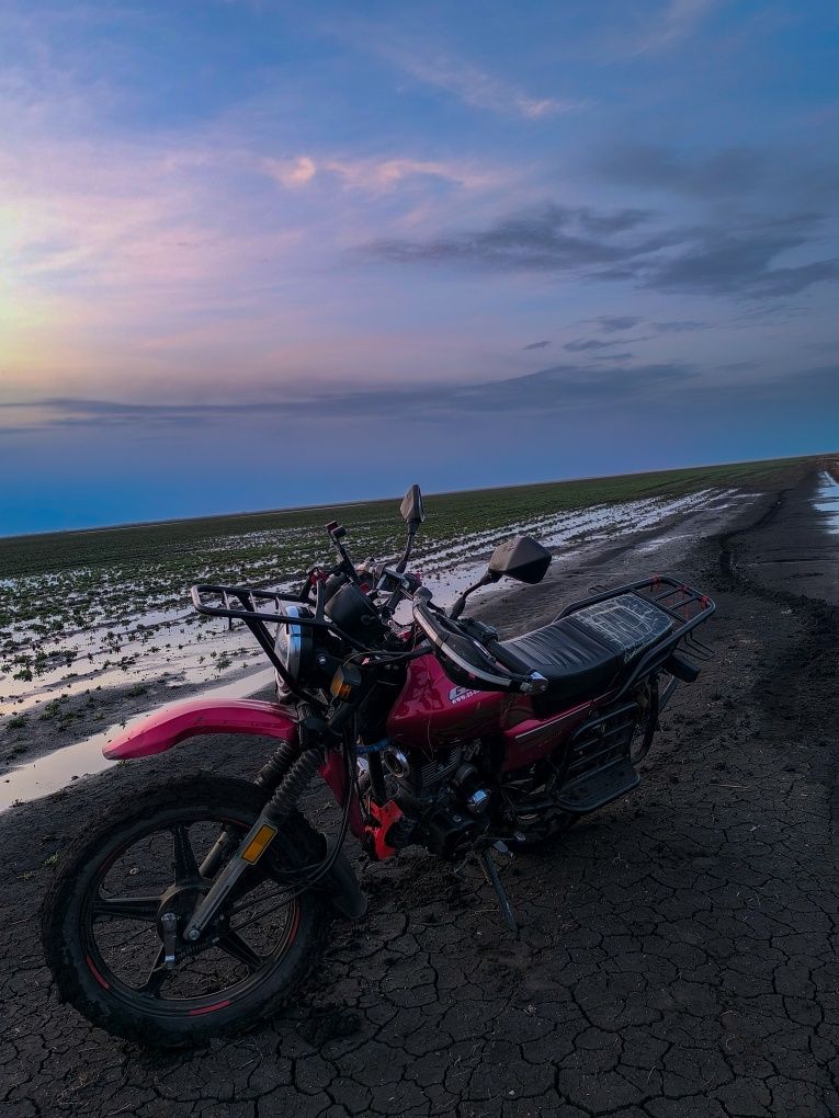 Suzuki gsx 200..