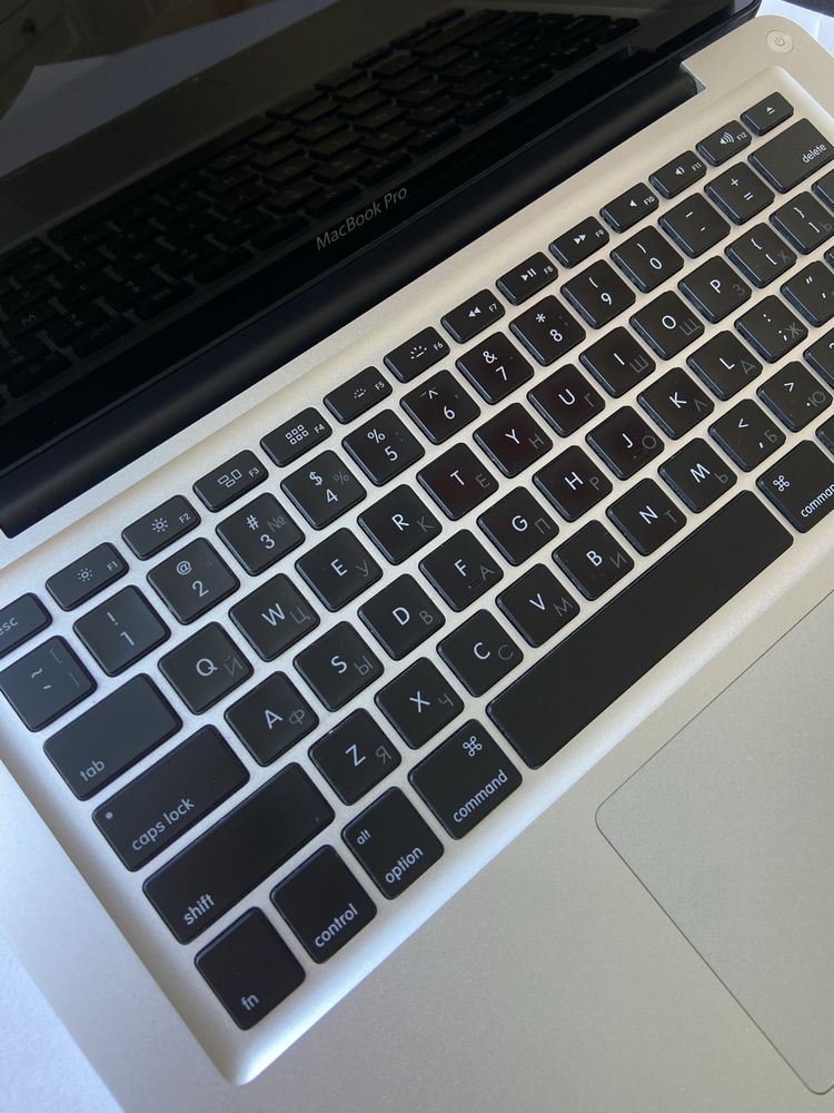 Продам MacBook Pro 13” (2011) – 8 ГБ ОЗУ, SSD 240 ГБ