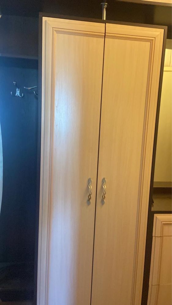 Продам шкаф прихожую 45тыс