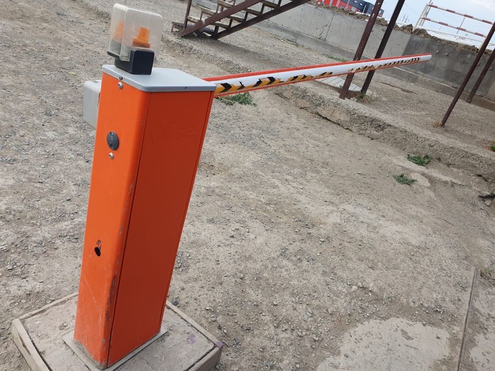 Продам шлагбаум все работает