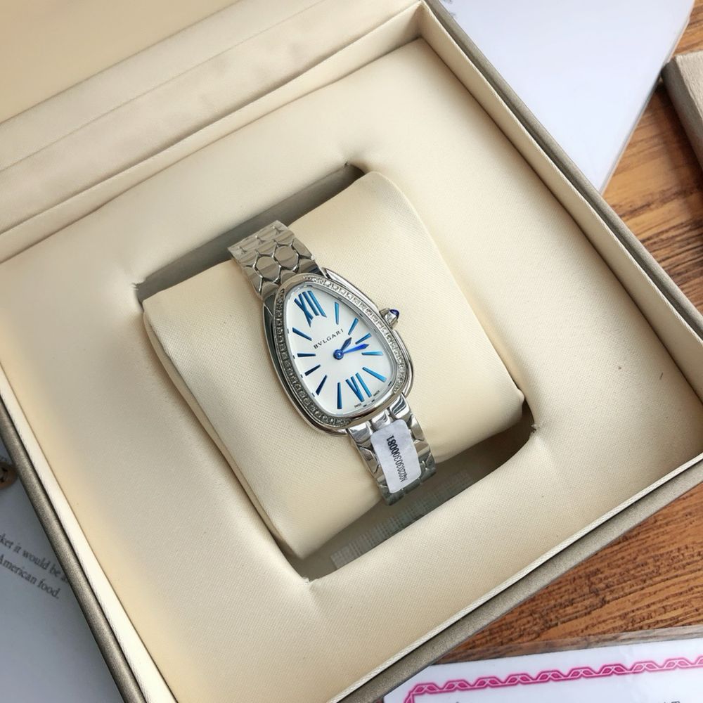 Часы Bvlgari с бриллиантами