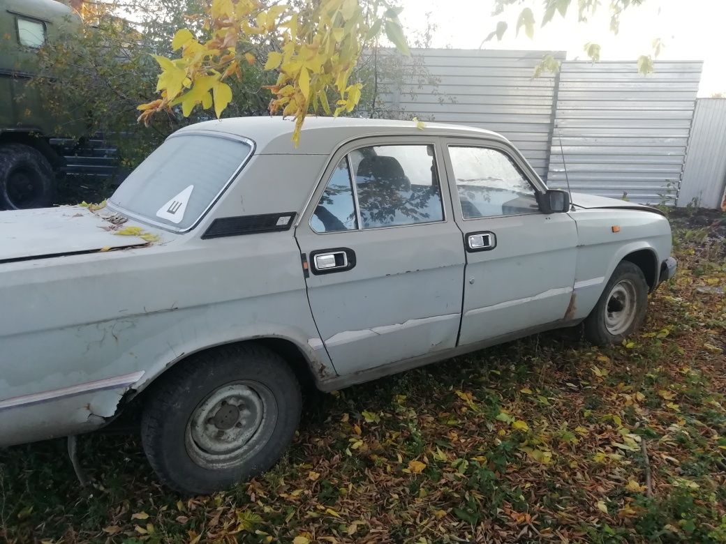 Продам Волгу по запчастям