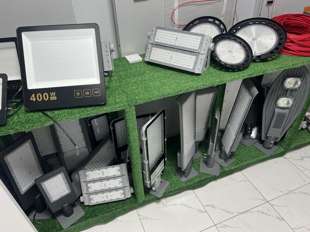 Светильники наружные Кобра, прожектор, светильник на столб 100W 150W