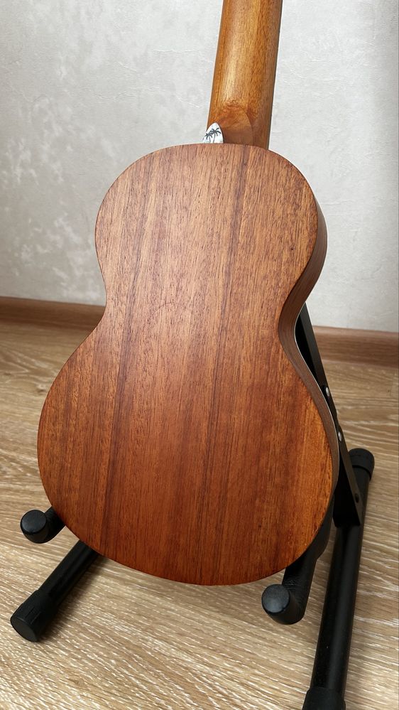 Продам гиталеле из массива Ели и Махагони