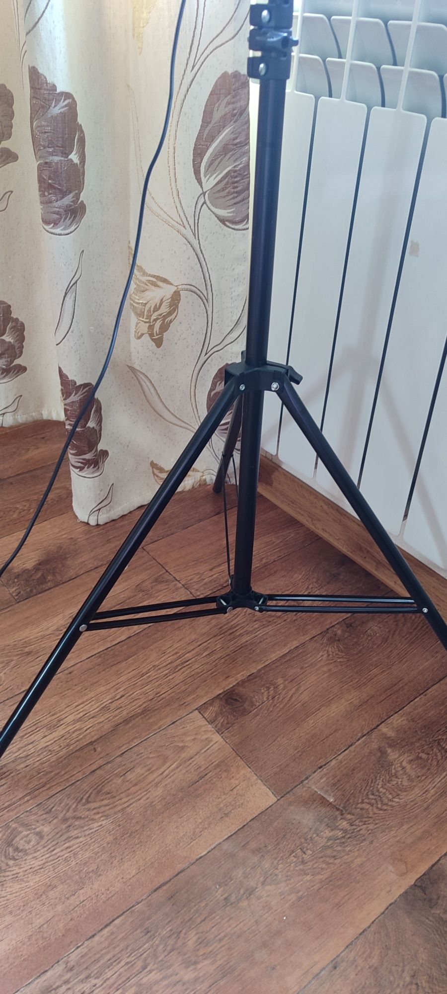 Продам новые Led лампы 2 штуки