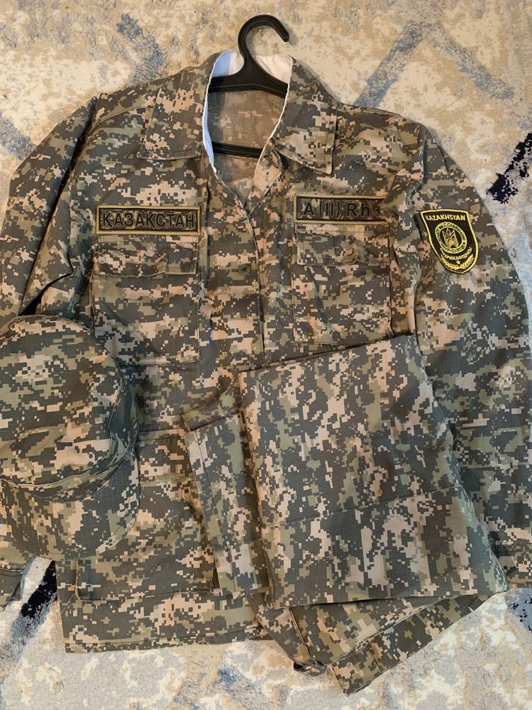 Военная форма, планшет, берцы