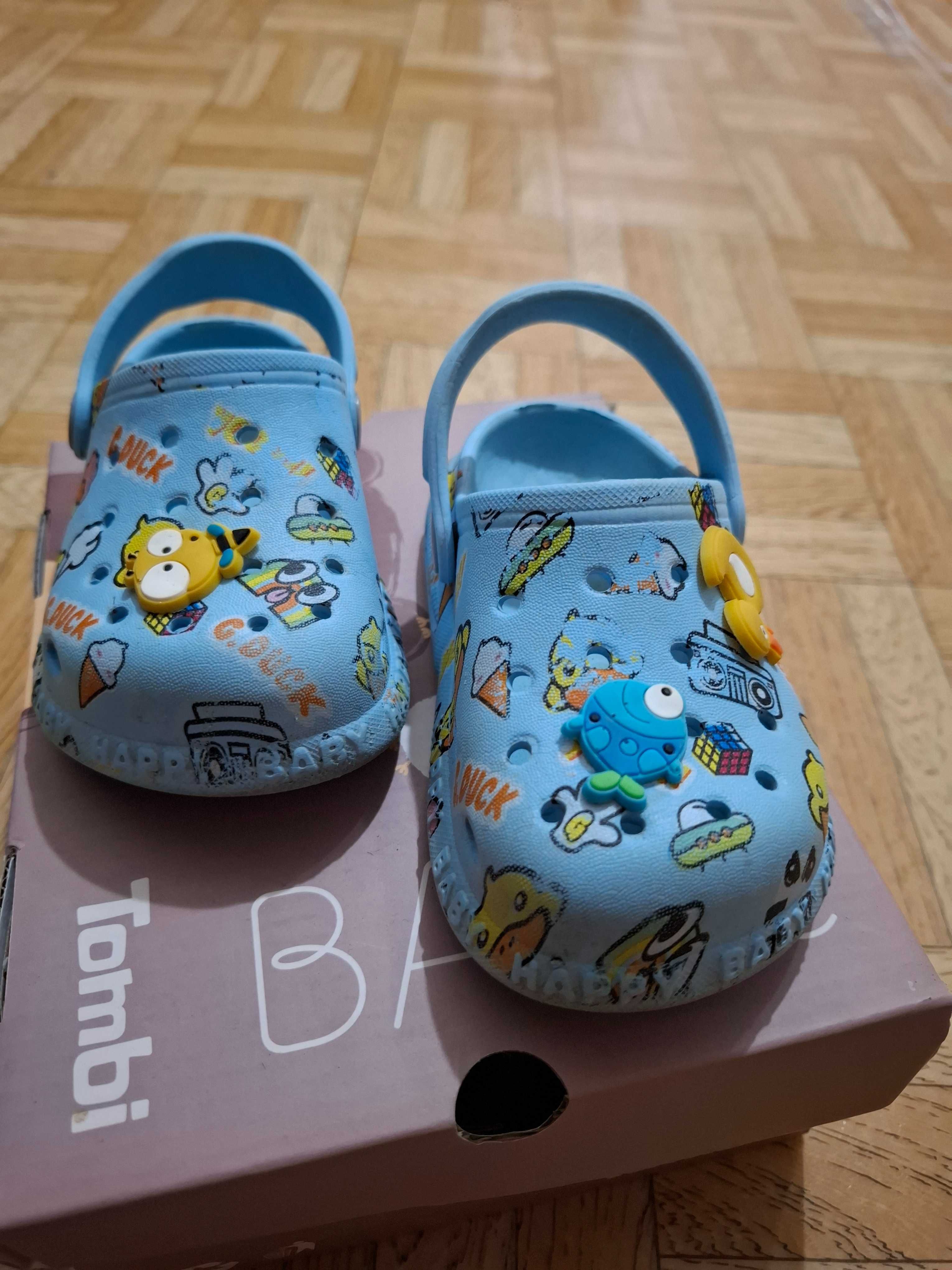 Продам детскую обувь