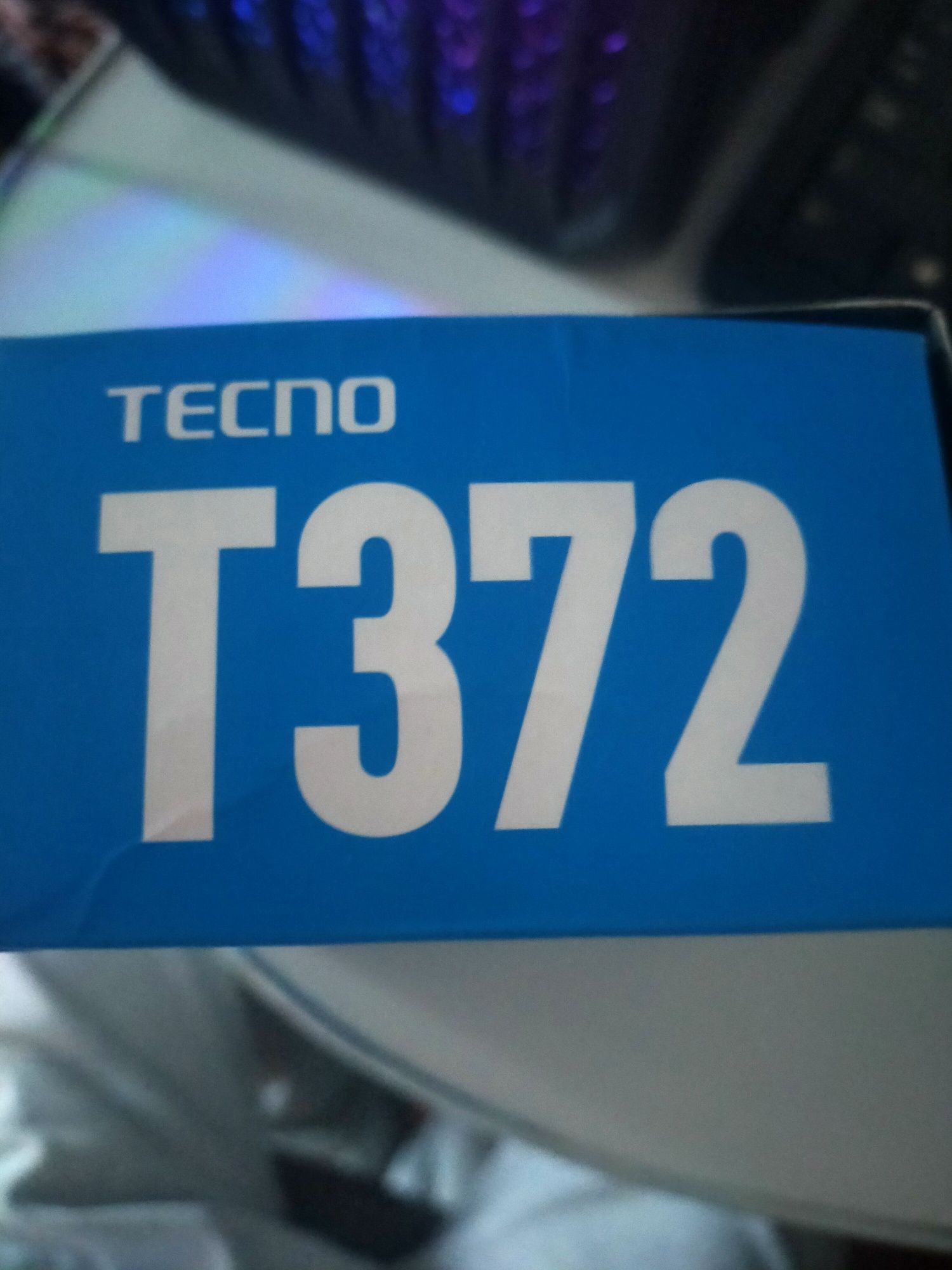 Продам кнопочный телефон tecno T372