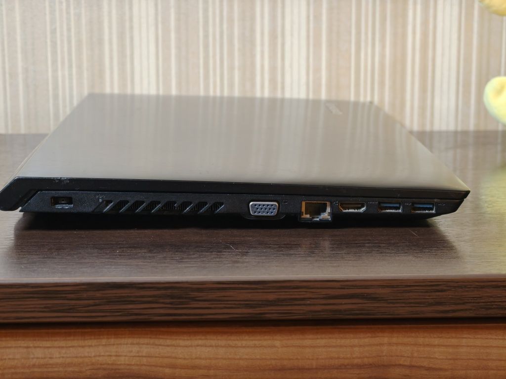 Ноутбук Lenovo B50 на Core i7/SSD