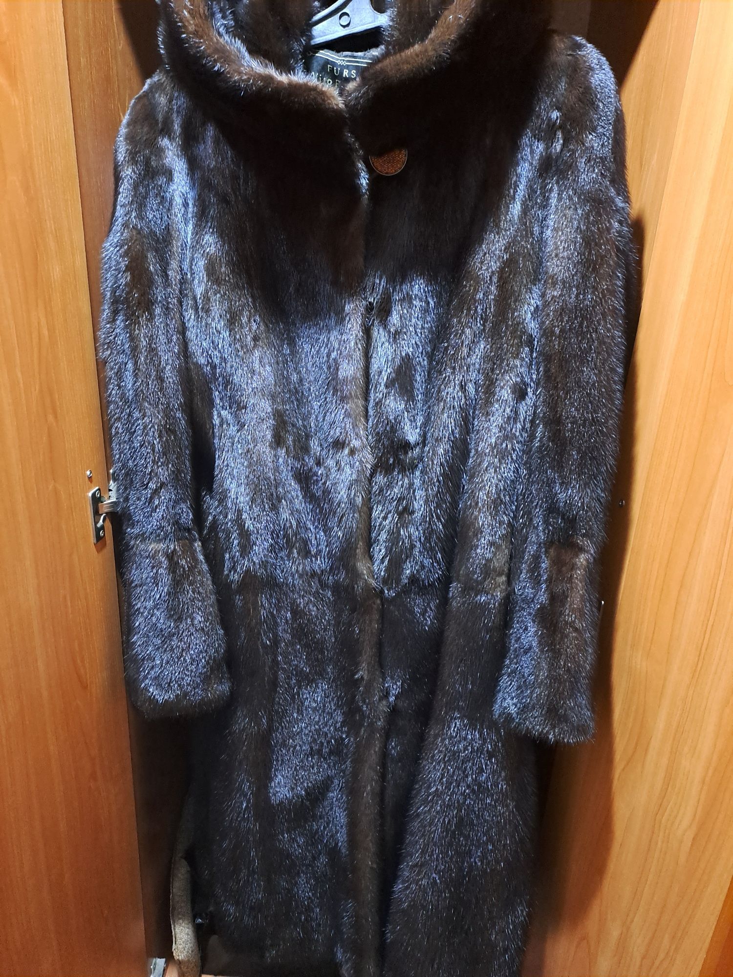 Продам шубу норковую