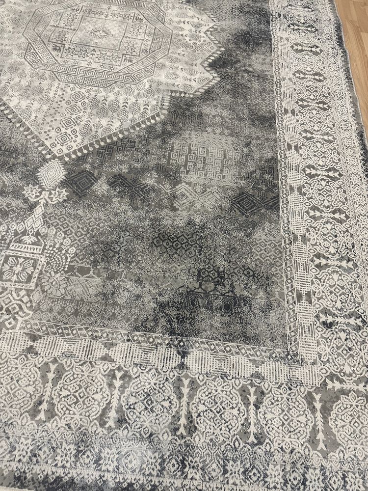 Продам ковер 2,50х3,50. Отличное состояние