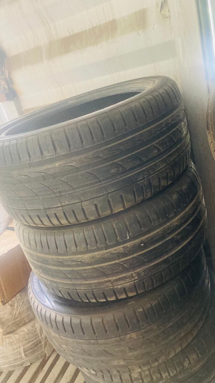 Летняя резина , nokian295/40zr/21 и bridgestune255/60/r18