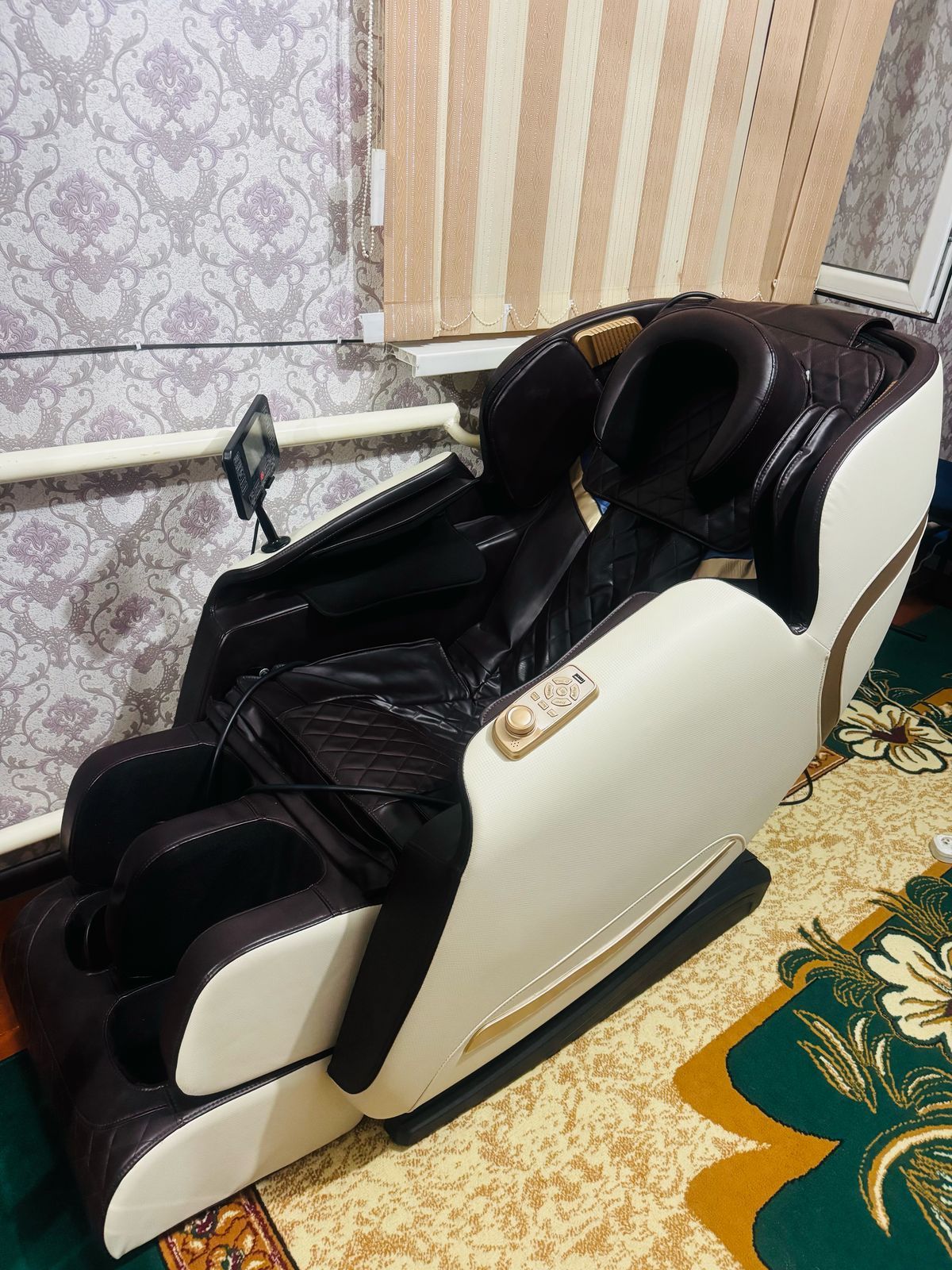Массажёр почти новый