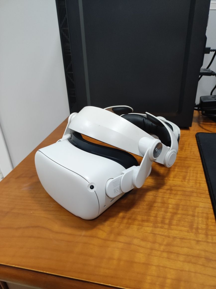 Oculus Quest 2, Шлем виртуальной реальности