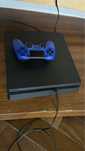 Продам игровую приставку PS4
