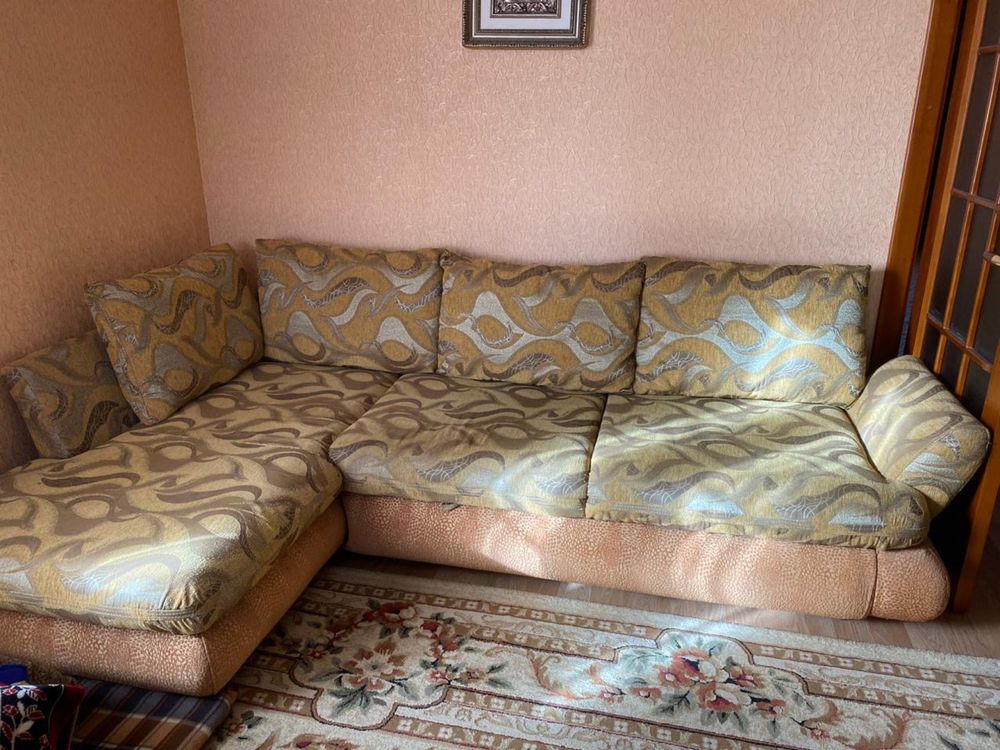 Диван с креслом