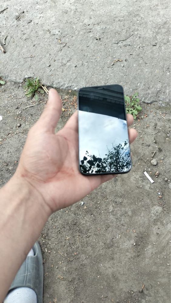 Iphone 12  обмен смоей доплату