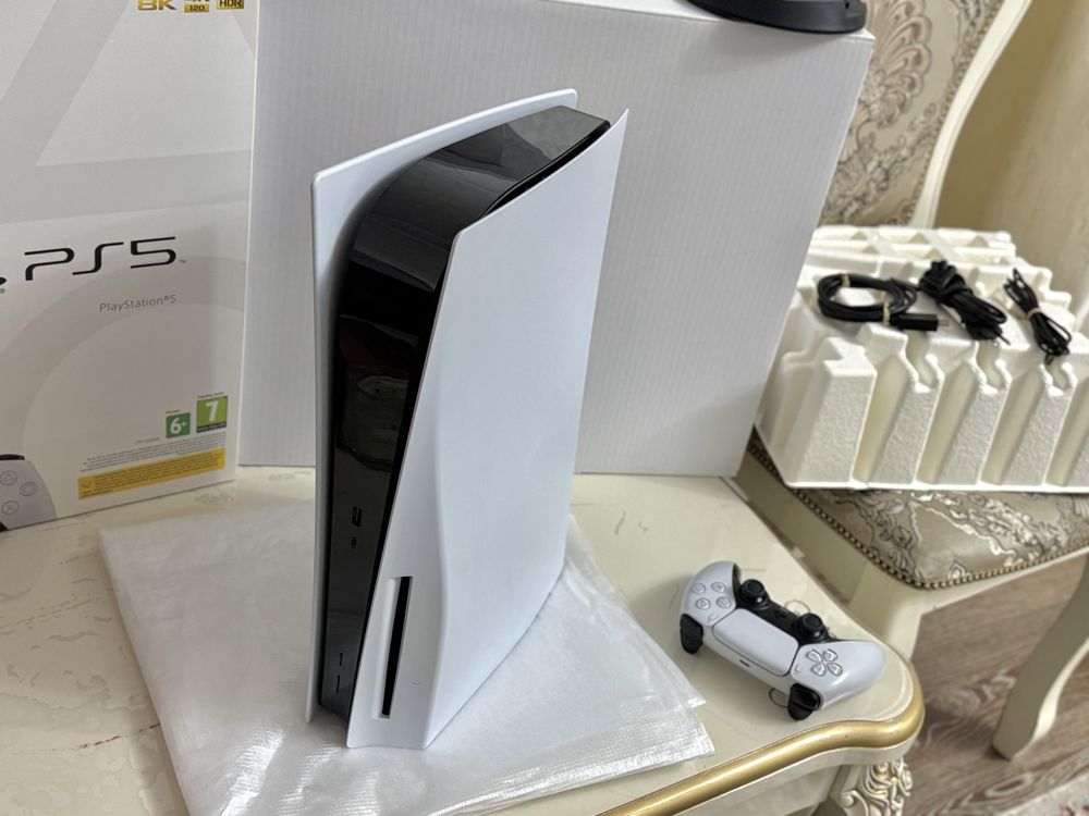 PlayStation 5 / В Идеале / Полный Комплект | +Игра