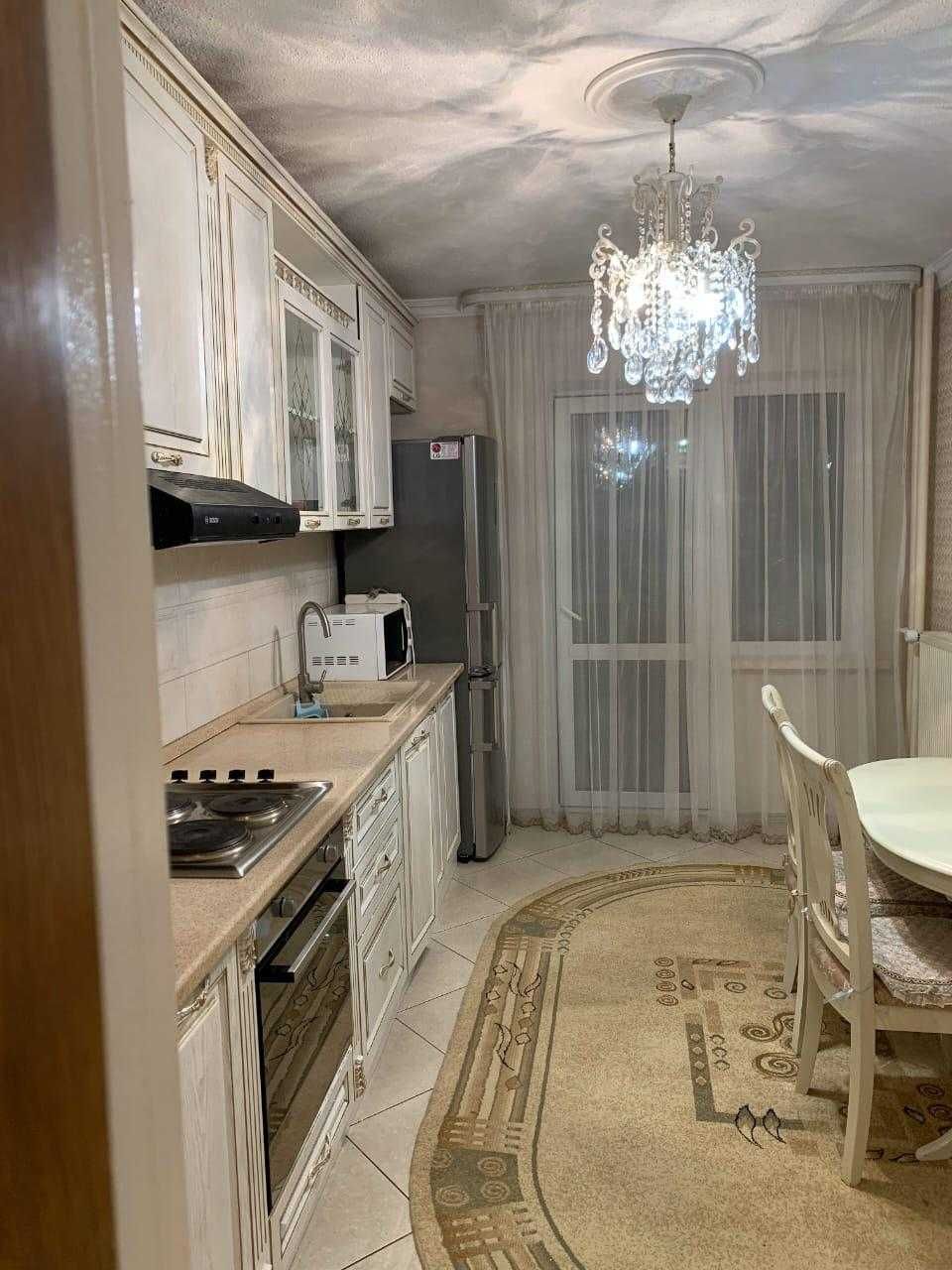 Продаю 3-комн. по ул.Самал 7, набережная.