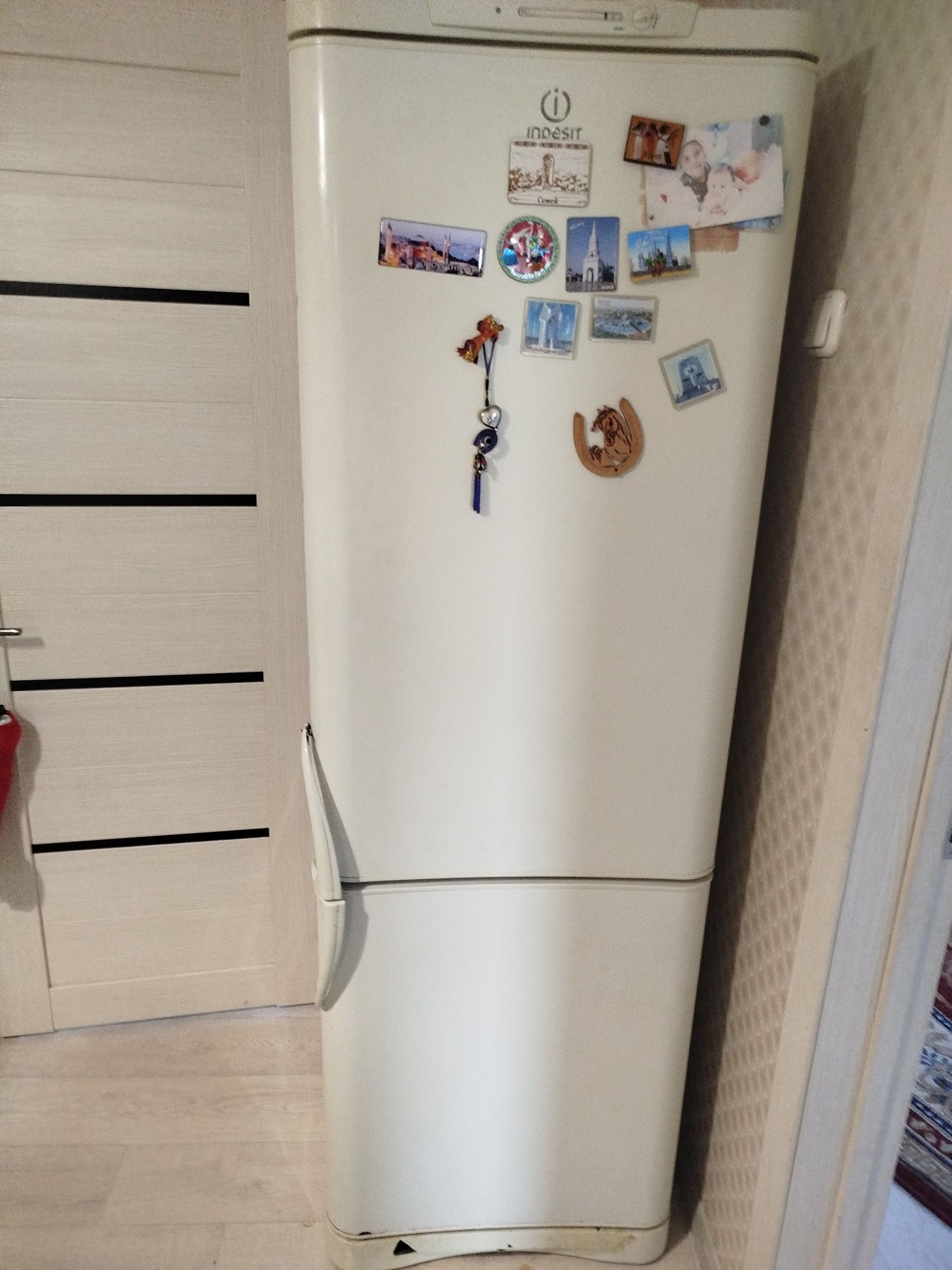 Холодилник Indesit. в хорошем состоянии