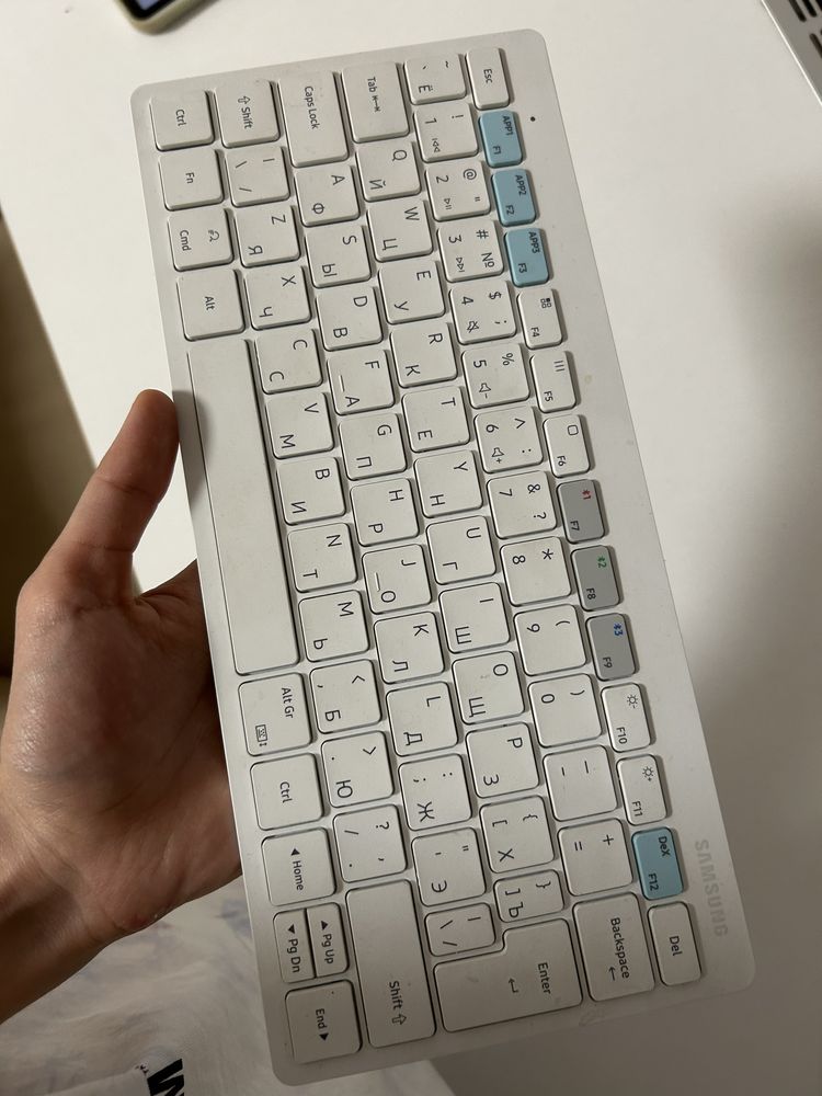 Клавиатура беспроводная samsung keyboard trio 500