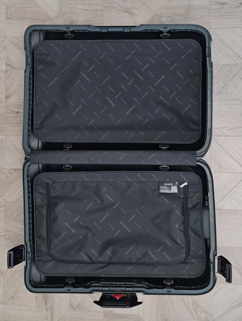 Чемодан средний M из полипропилена с кодовым замком Samsonite Magnum E