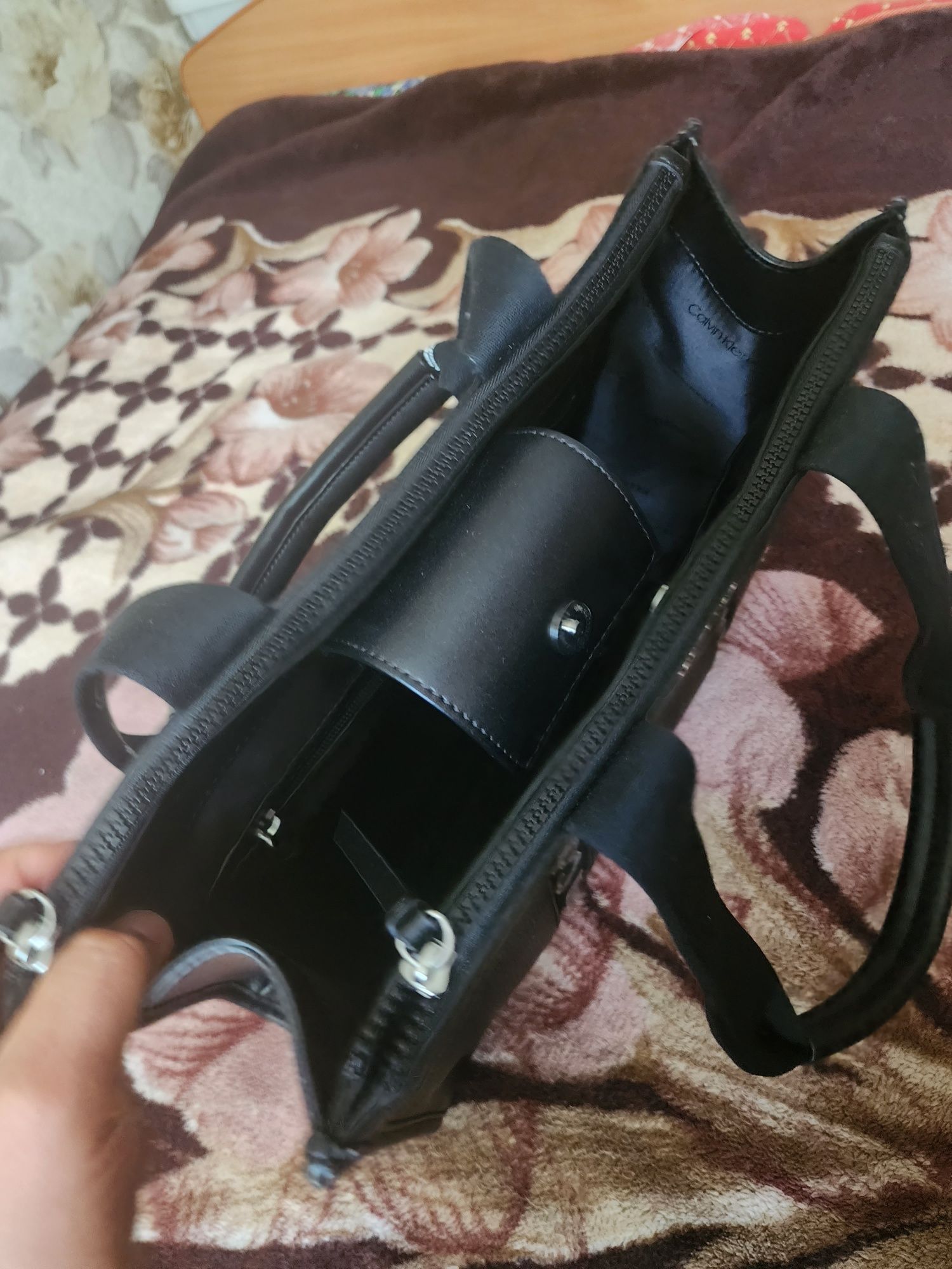 Продам сумку Calvin Klein новая из сша