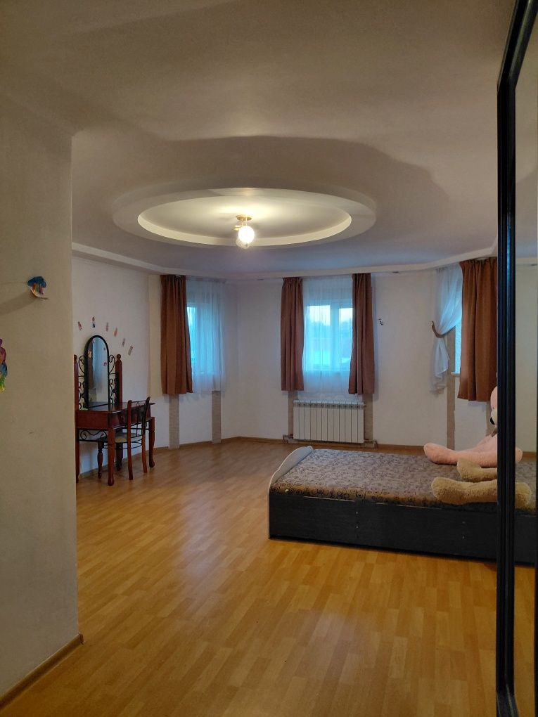 Продам коттедж 3 этажа