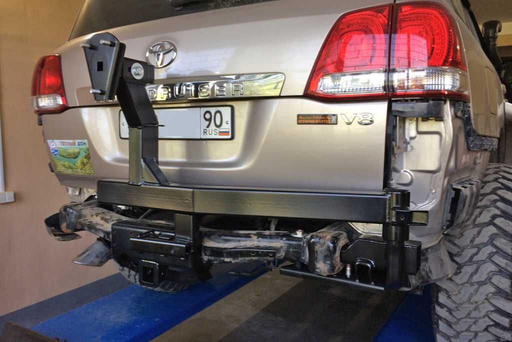 Калитка РИФ в задний бампер Toyota Land Cruiser 200