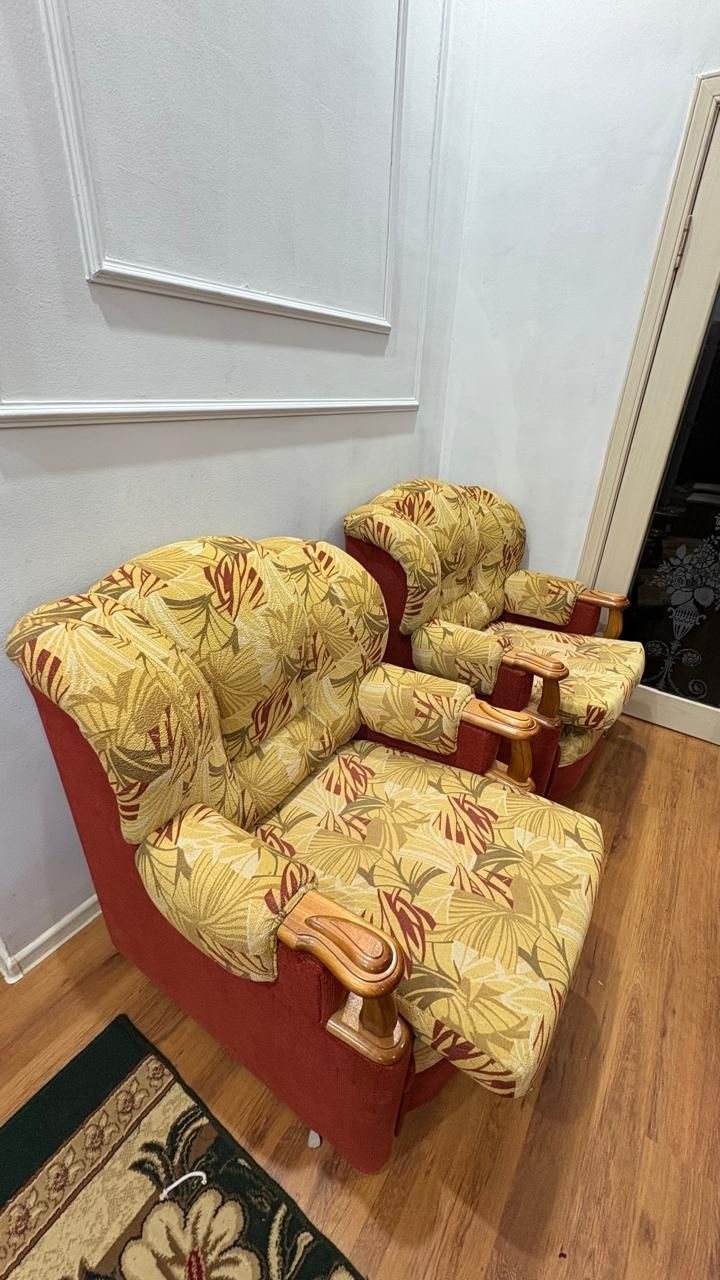 Срочно продам кресла