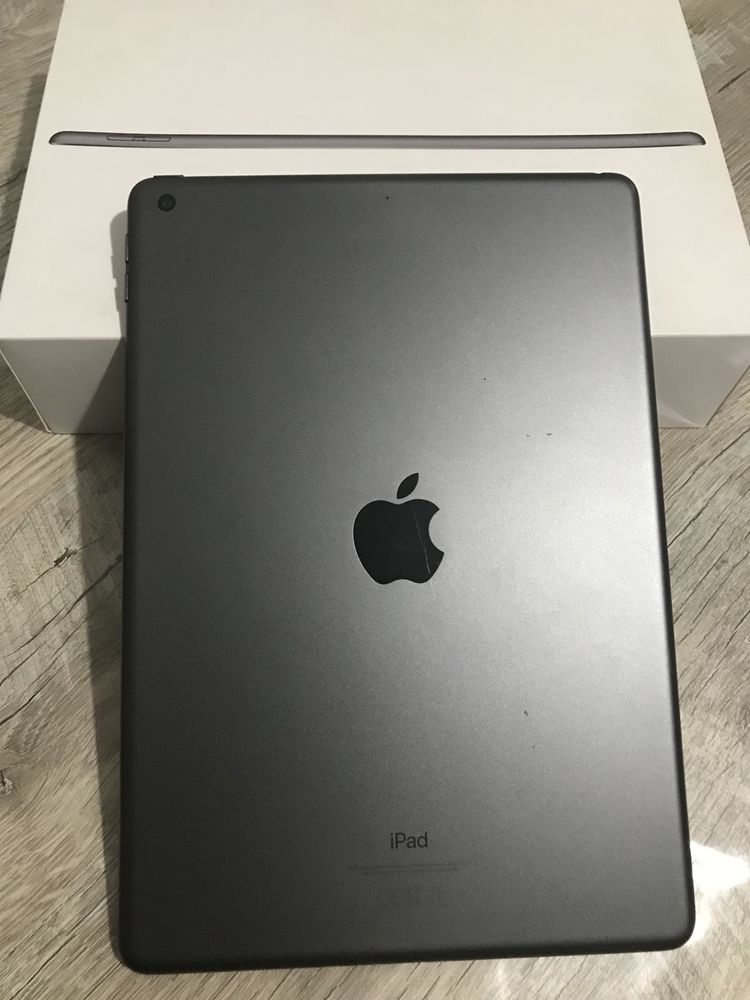 Продам Ipad 2019 Wi-Fi 32 GB