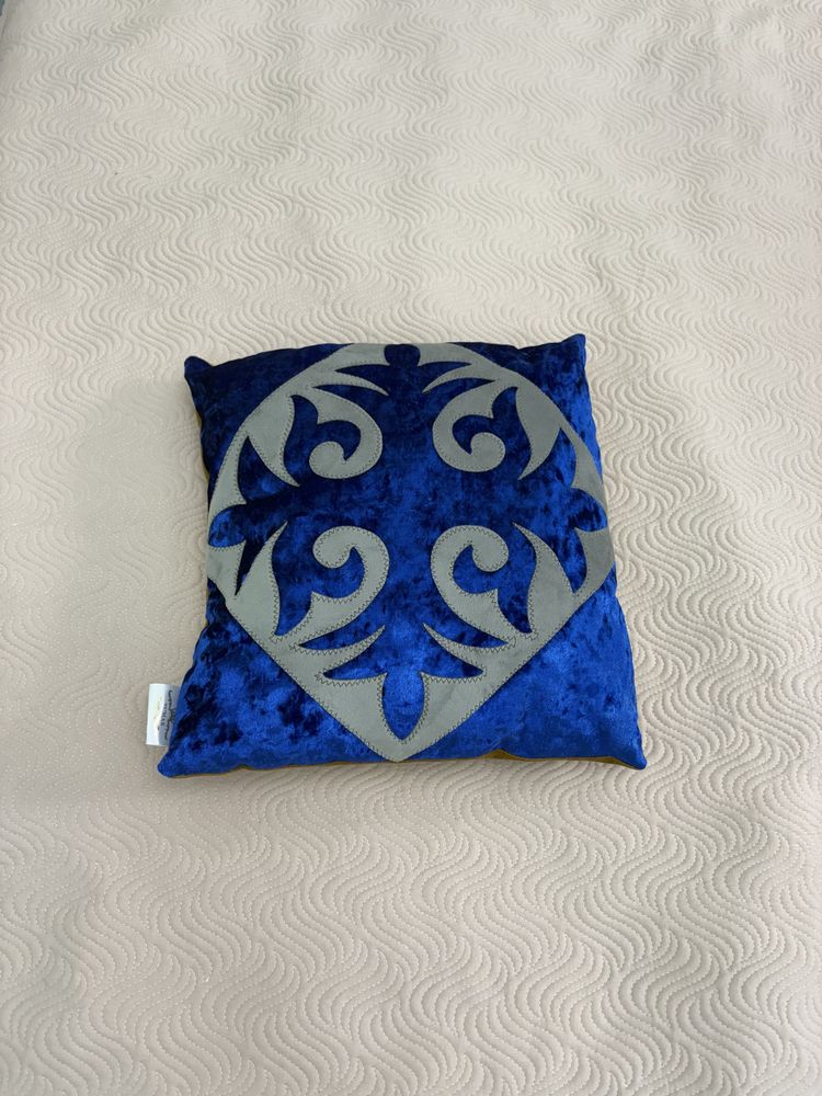 Продам маленькие подушки (новые)