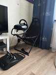 Руль Logitech G923 и игровое кресло Playseat PLS16.