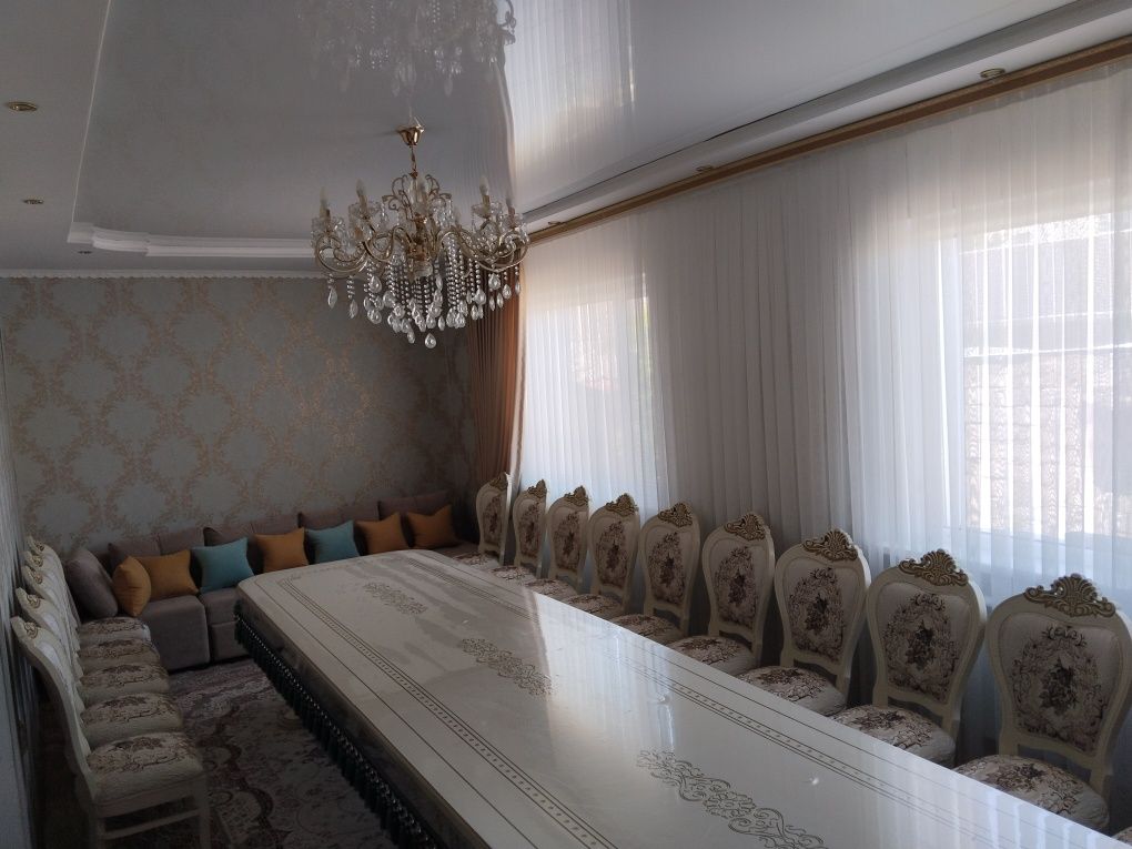 Продам стол со стульями!