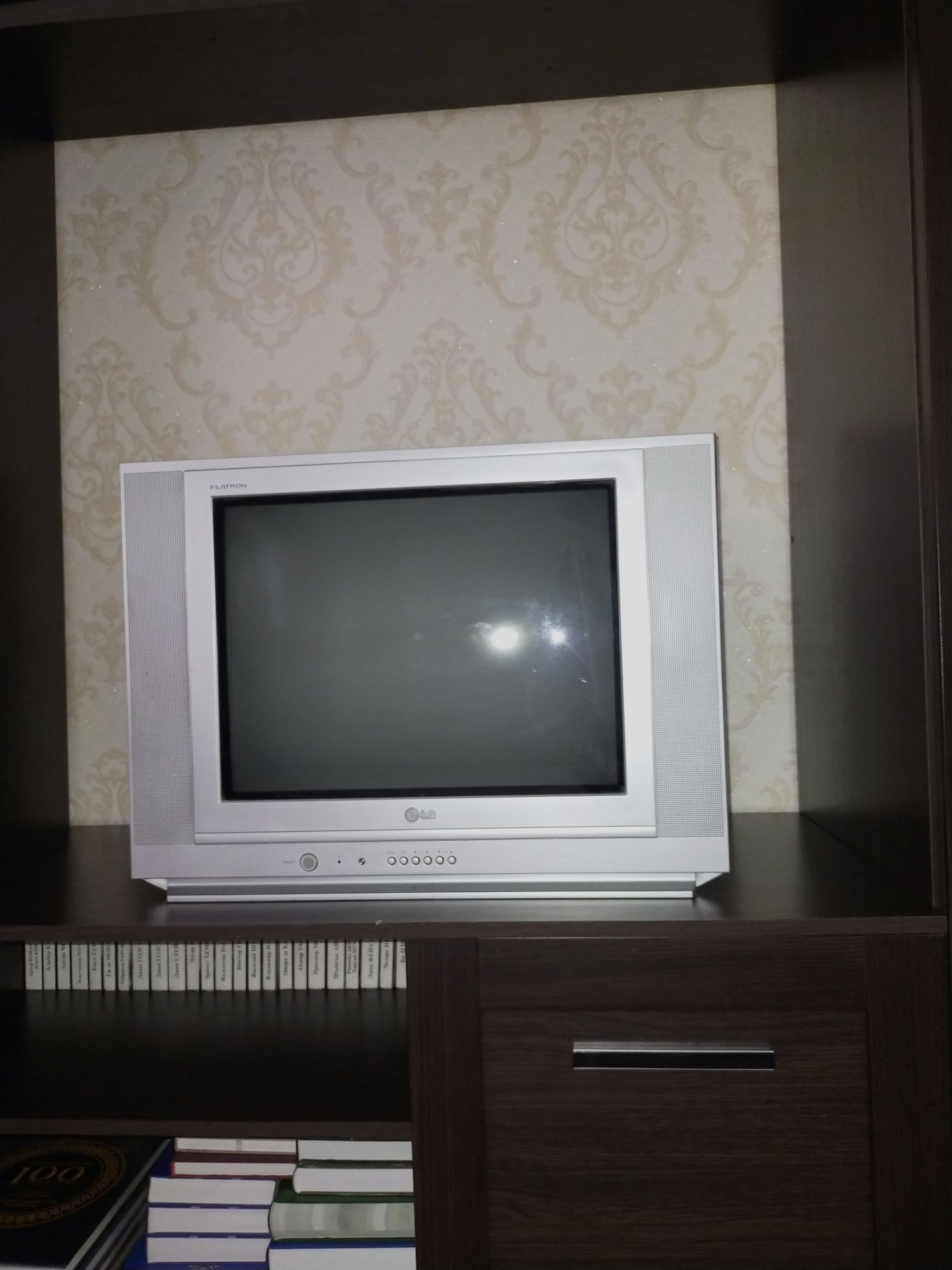 Продается телевизор LG