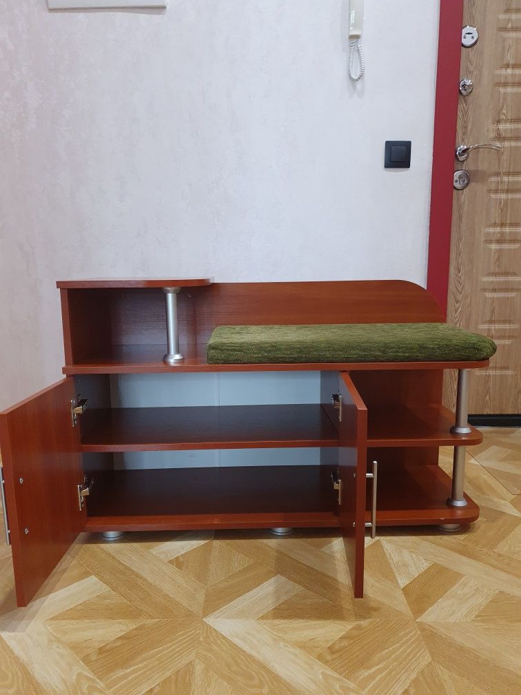 Срочно продается обувница